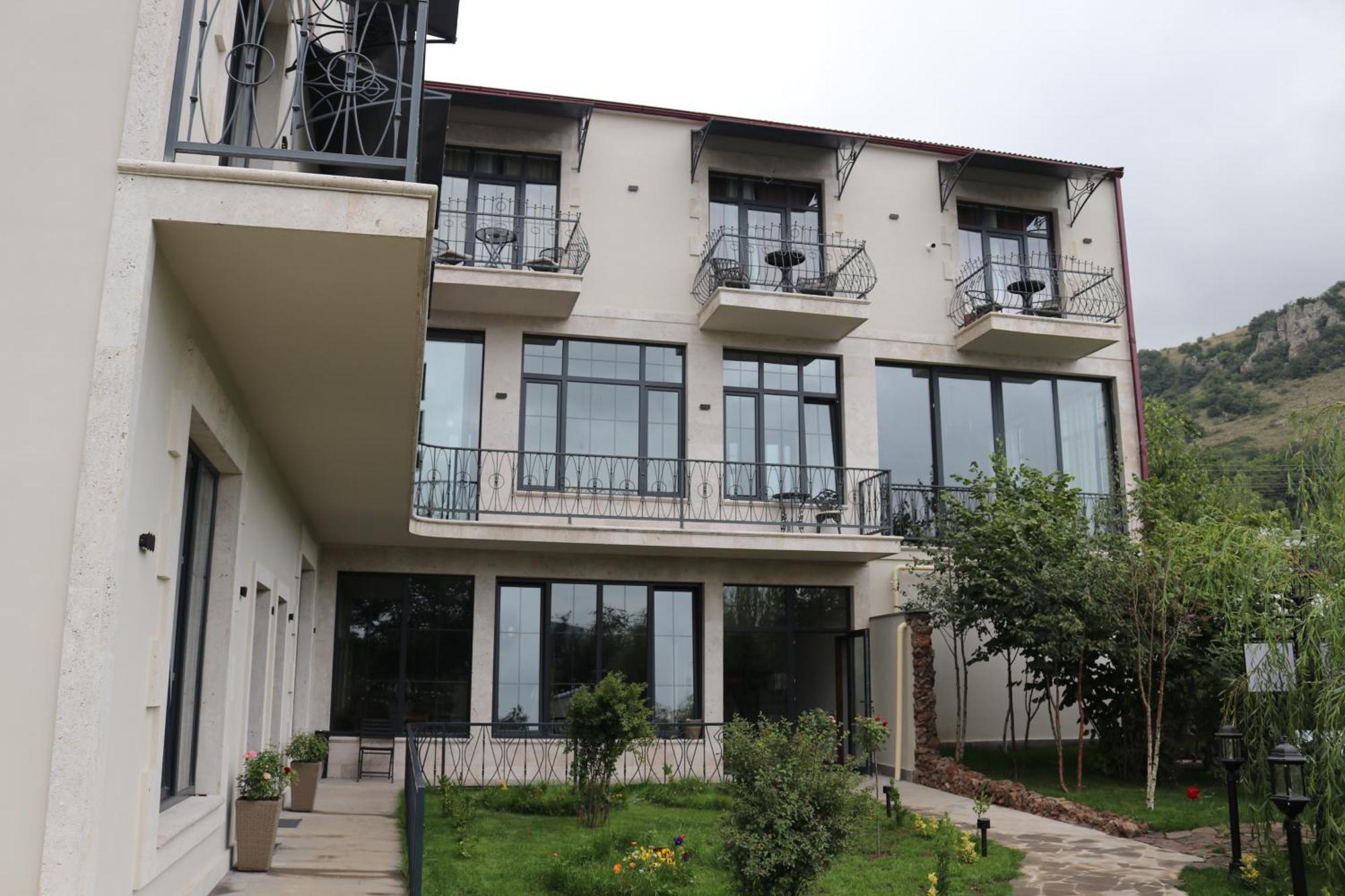 Redroof Country House Hotel Goris Exteriér fotografie